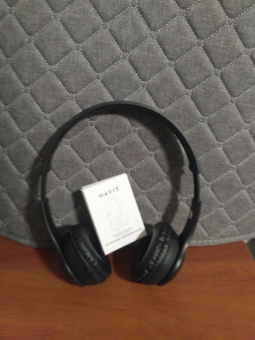 Бездротові навушники.