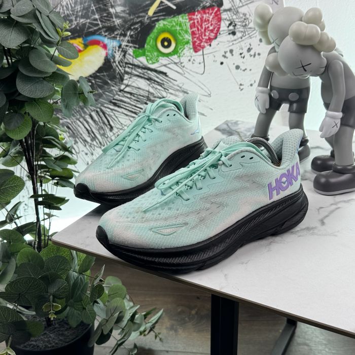 Кросівки Hoka Clifton 9 42 розмір Е6201