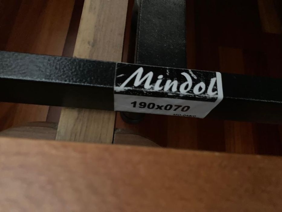 2 Estrados articulados eléctricos e 2 colchões Mindol