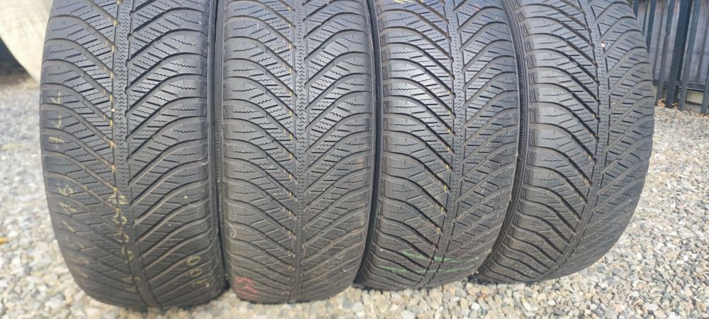 225/55/16 Goodyear Vector 4 seasons 19r.
