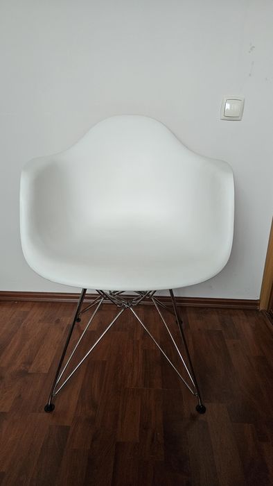 Krzesło plastikowe białe