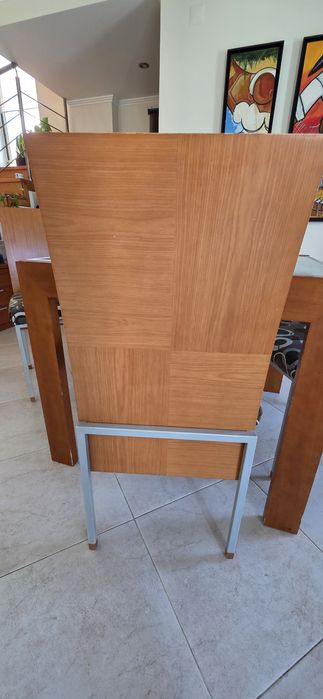 Mesa de sala extensível e 4 cadeiras