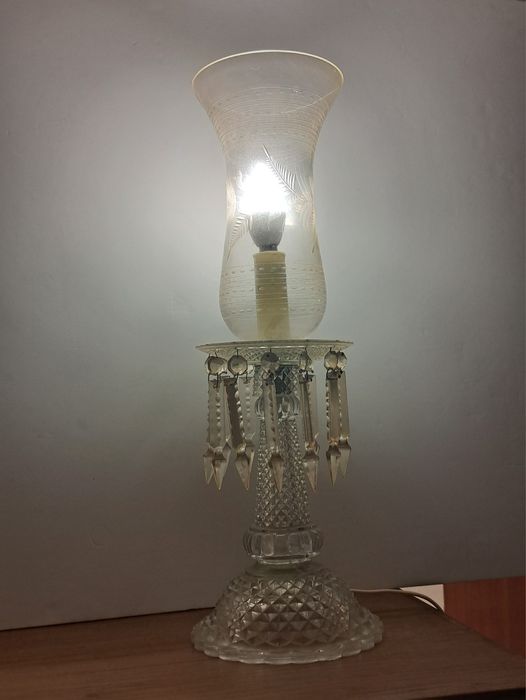 Candeeiro Vintage em Cristal com Detalhes Decorativos