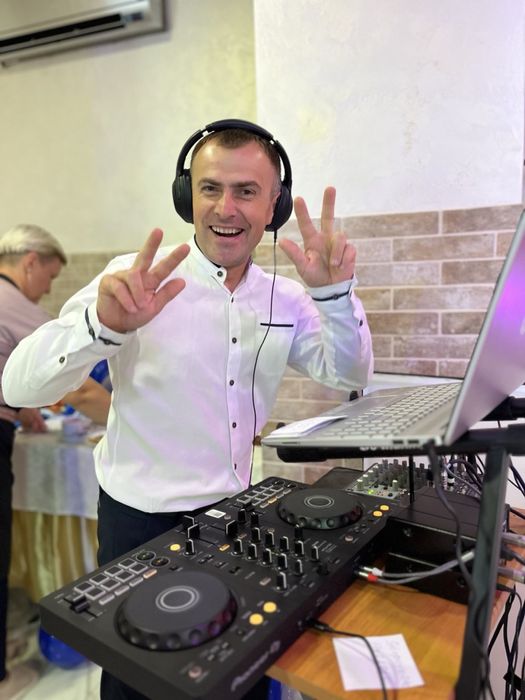 Музикант DJ. Рекламні акції. Event Ді-джей. Ведуча