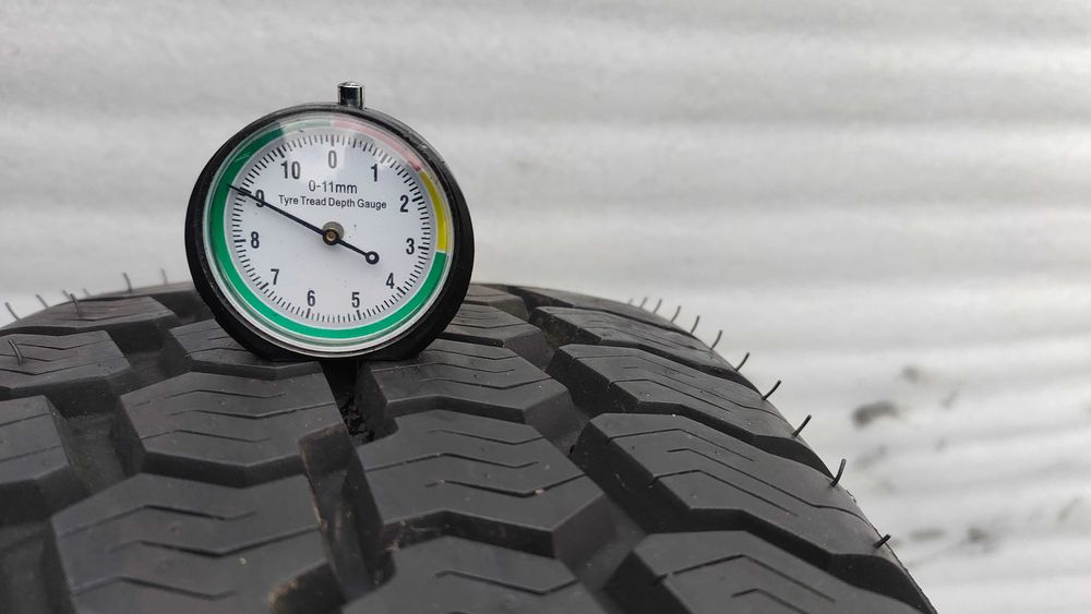 Opona Całoroczna 215/60/17C Goodyear 9mm