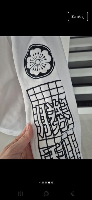 Biała bluza z kapturem oversize japan style bluza z nadrukiem Bershka