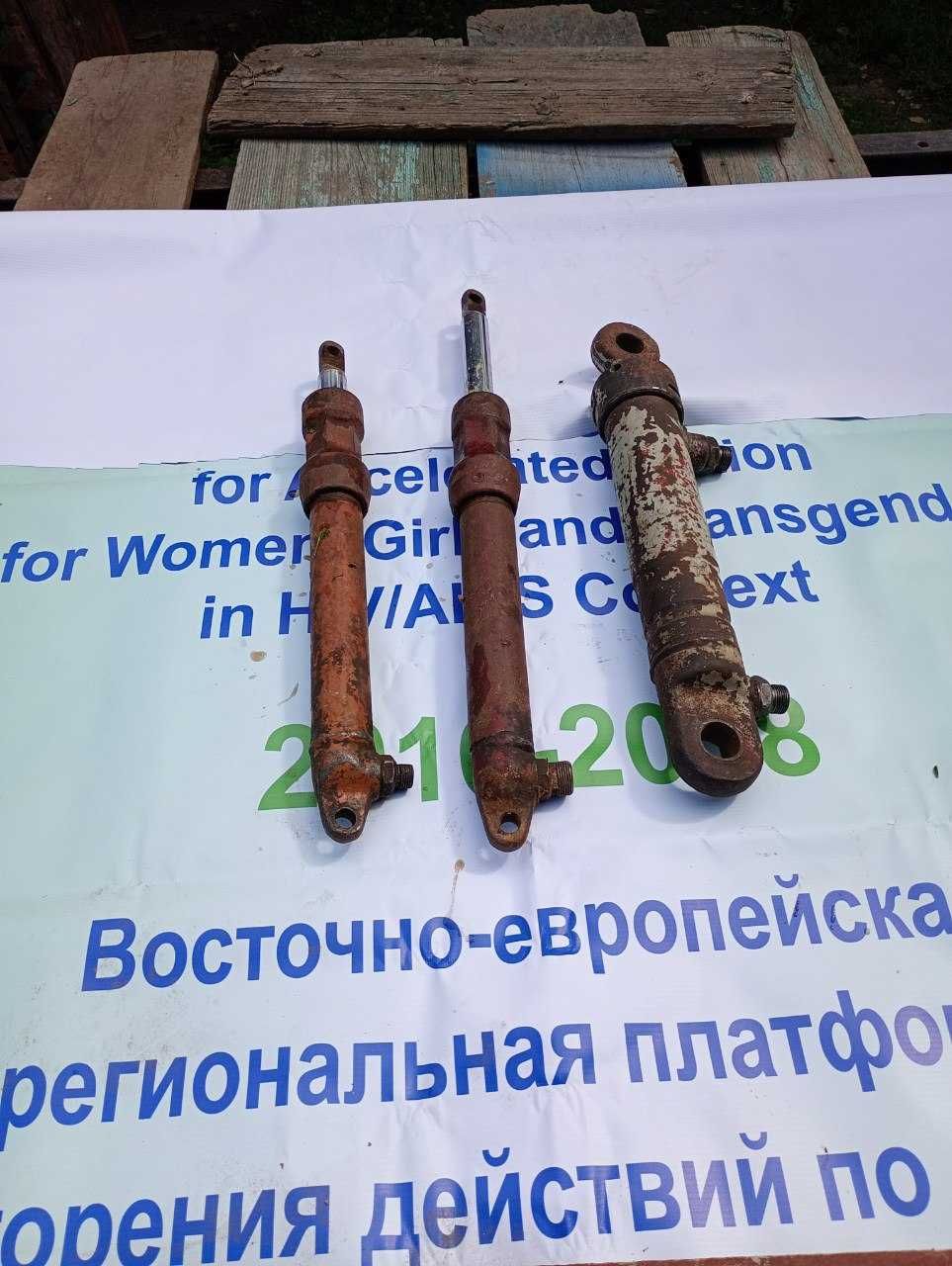 Гідроциліндри для комбайнів преса трактора на дровокол