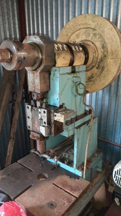 Maszyna prasa do tłoczenia