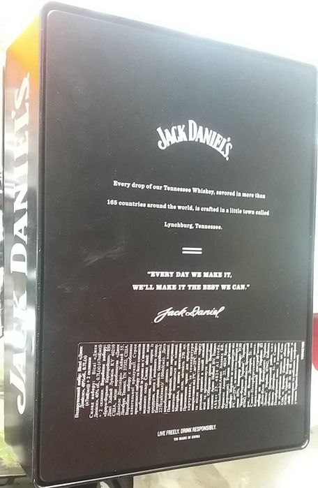 бутылка Jack Daniels от алкоголя красивая с голограммами