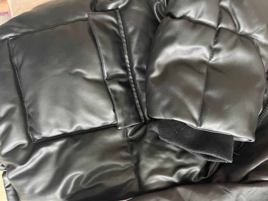 Зимова жіноча куртка з еко-шкіри