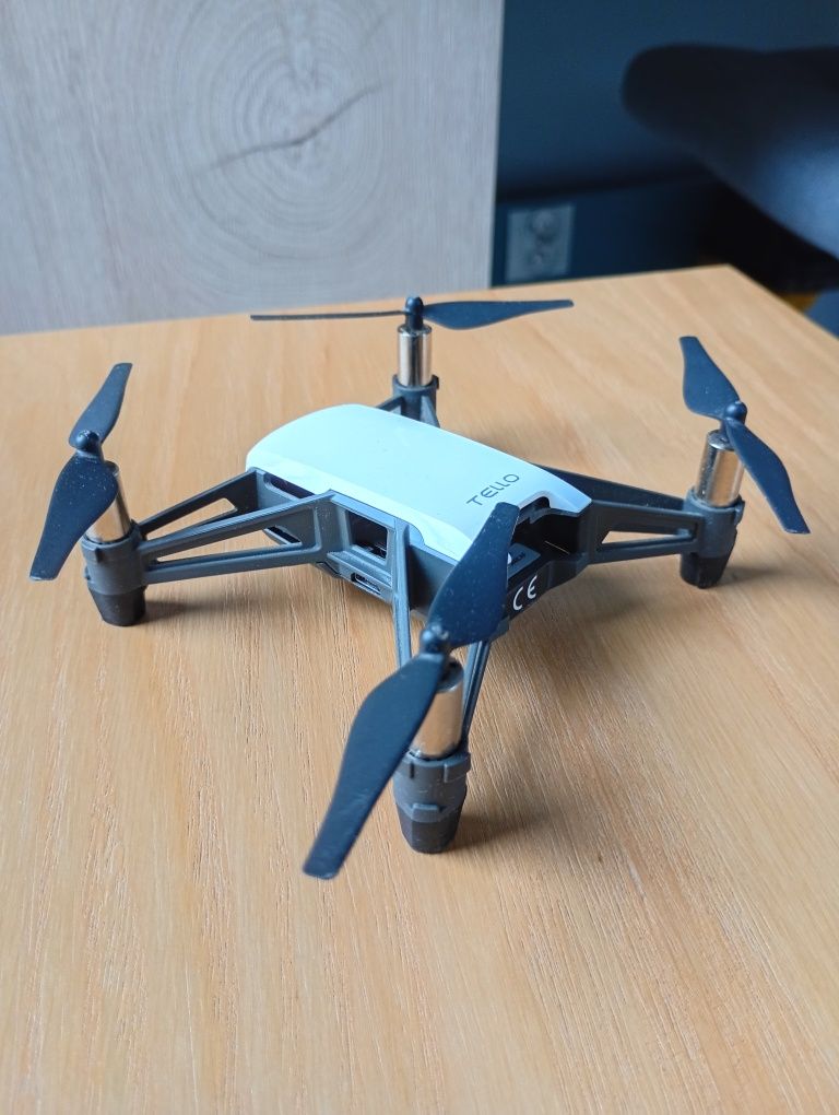 Dron Dji Tello Ryze - Stan bardzo dobry