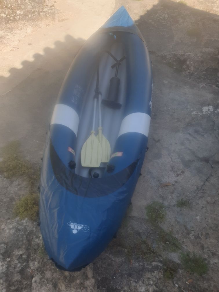 Canoa insuflável