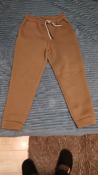 Женский спортивный костюм