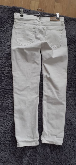 Białe spodnie Mango stan idealny r. 34 jeans