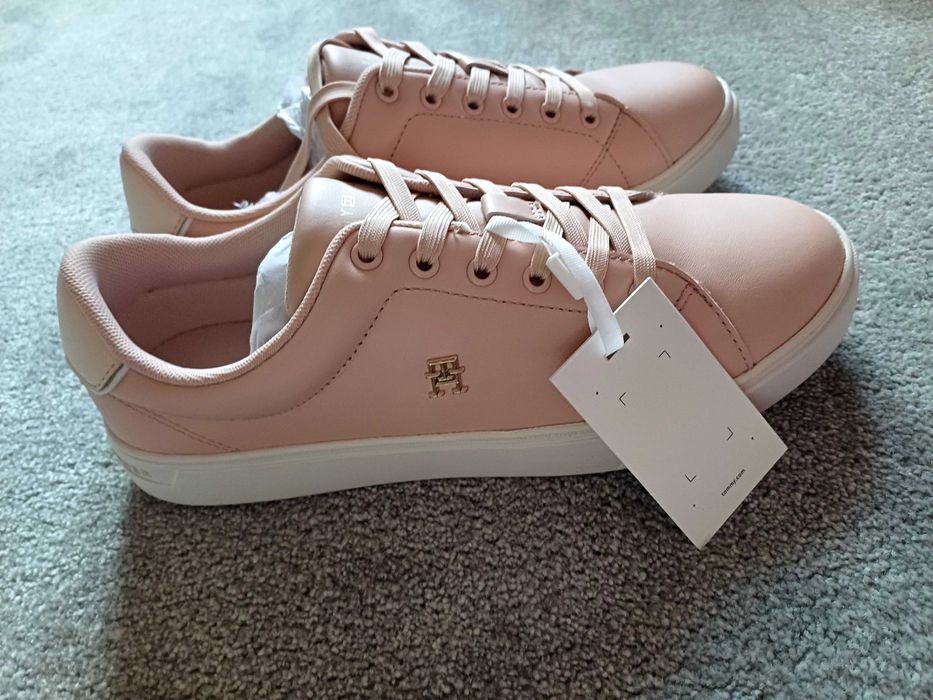 Buty damskie Tommy Hilfiger roz. 40. Nowe.