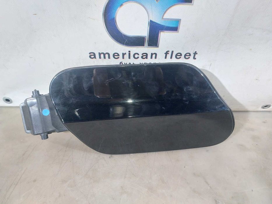 Volkswagen Jetta MK7 19- Лючок бензобака с корпусом / Джетта МК7