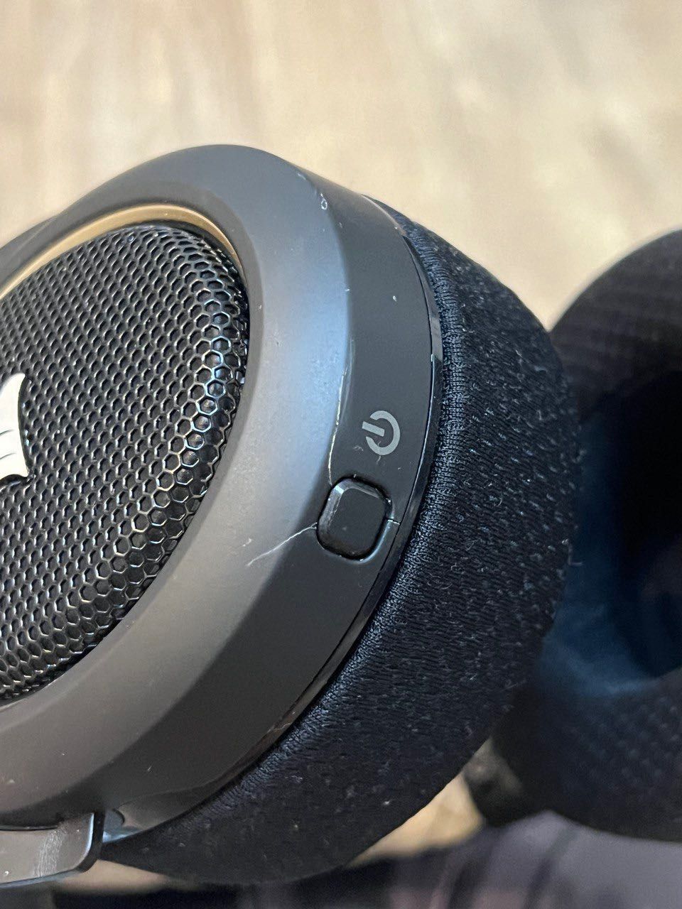 Безпровідні навушники Corsair HS70 Pro Wireless