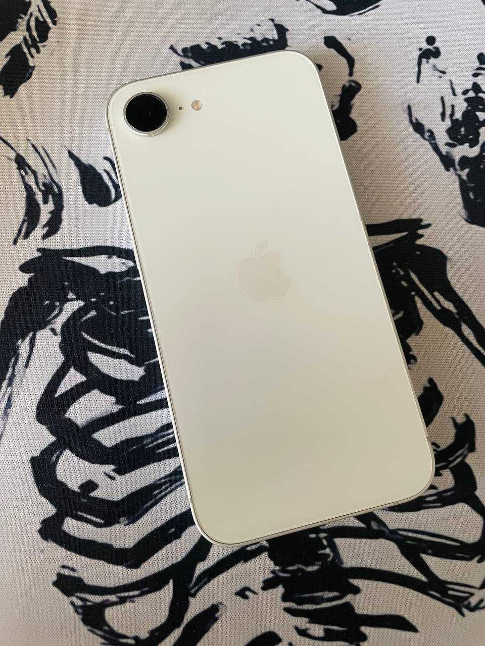 iPhone 16e 128GB White