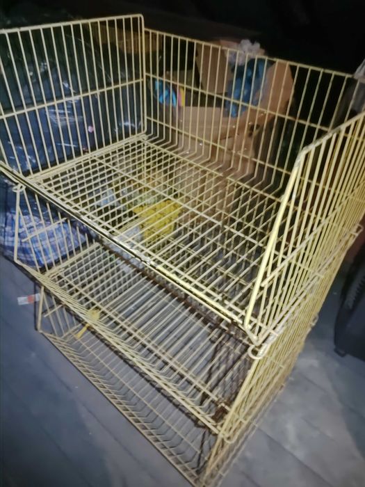 Regał / koszyk wyprzedażowy dość duży