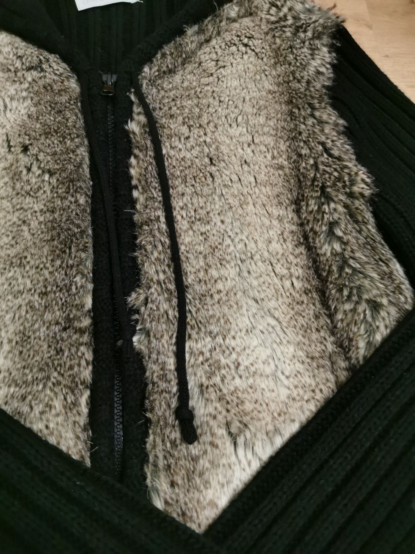 Sweter z futerkiem roz. M