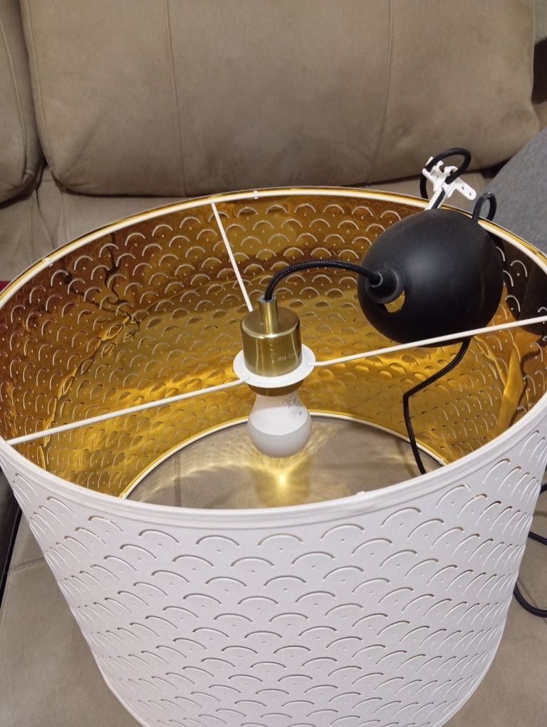 Candeeiro Ikea + cabo + lâmpada smart Xiaomi