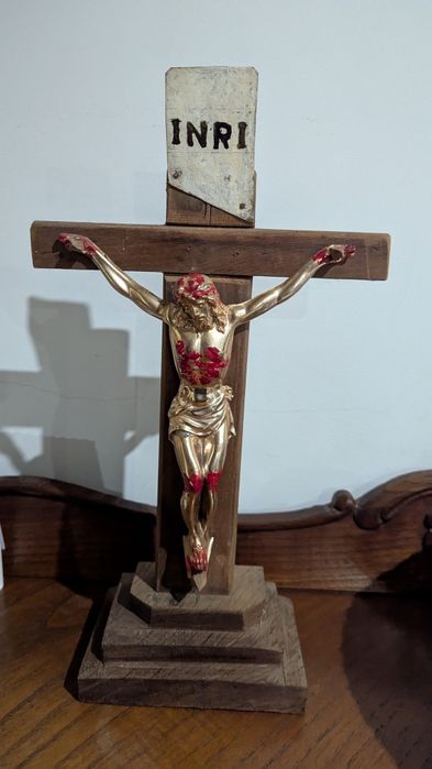 Cristo antigo  metal e madeira