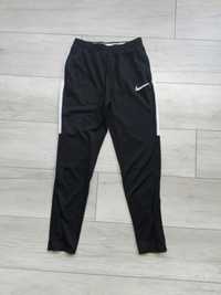 Nike dri-fit oryginalne spodnie dresowe dresy rozm 147-158