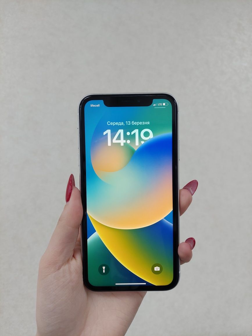 Телефон iPhone XR 64GB