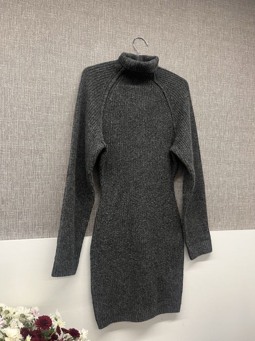Ідеальна шерстяна тепла вʼязана сукня