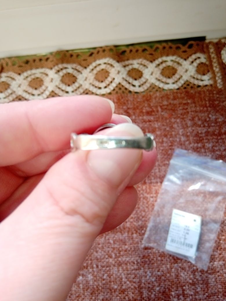 Продам серебряное кольцо