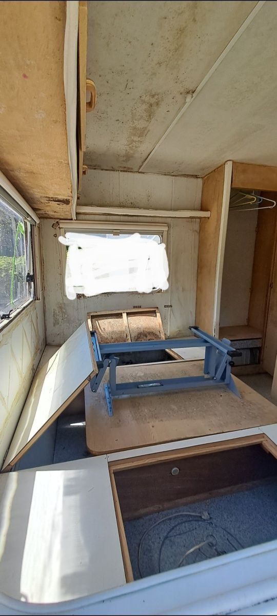 Caravana pluma 450