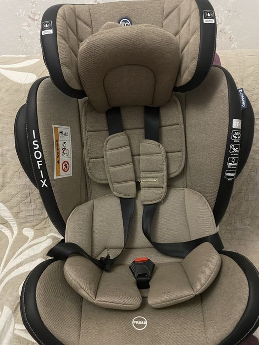 Автокрісло з системою isofix