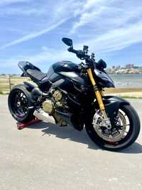 Ducati Streetfighter V4S com apenas 2640kms