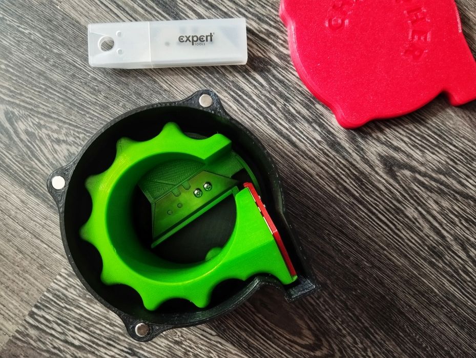 Фаскознімач / фаскосниматель для подрозетников 68-73 мм c кейсом