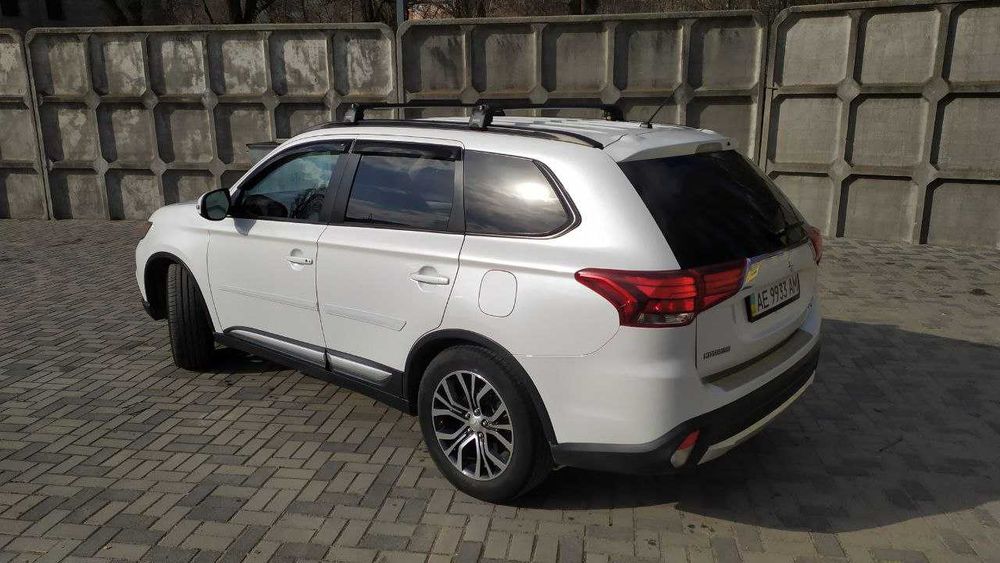 Продам Mitsubishi Outlander 2016 2.4 7 мест