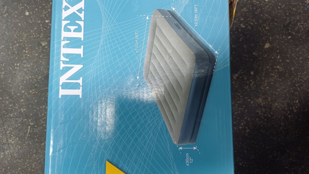 INTEX materac z pompką