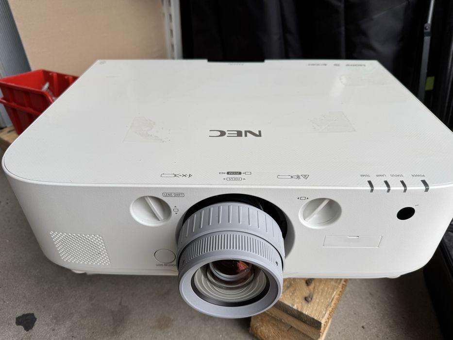 Projektor Nec pa 522U