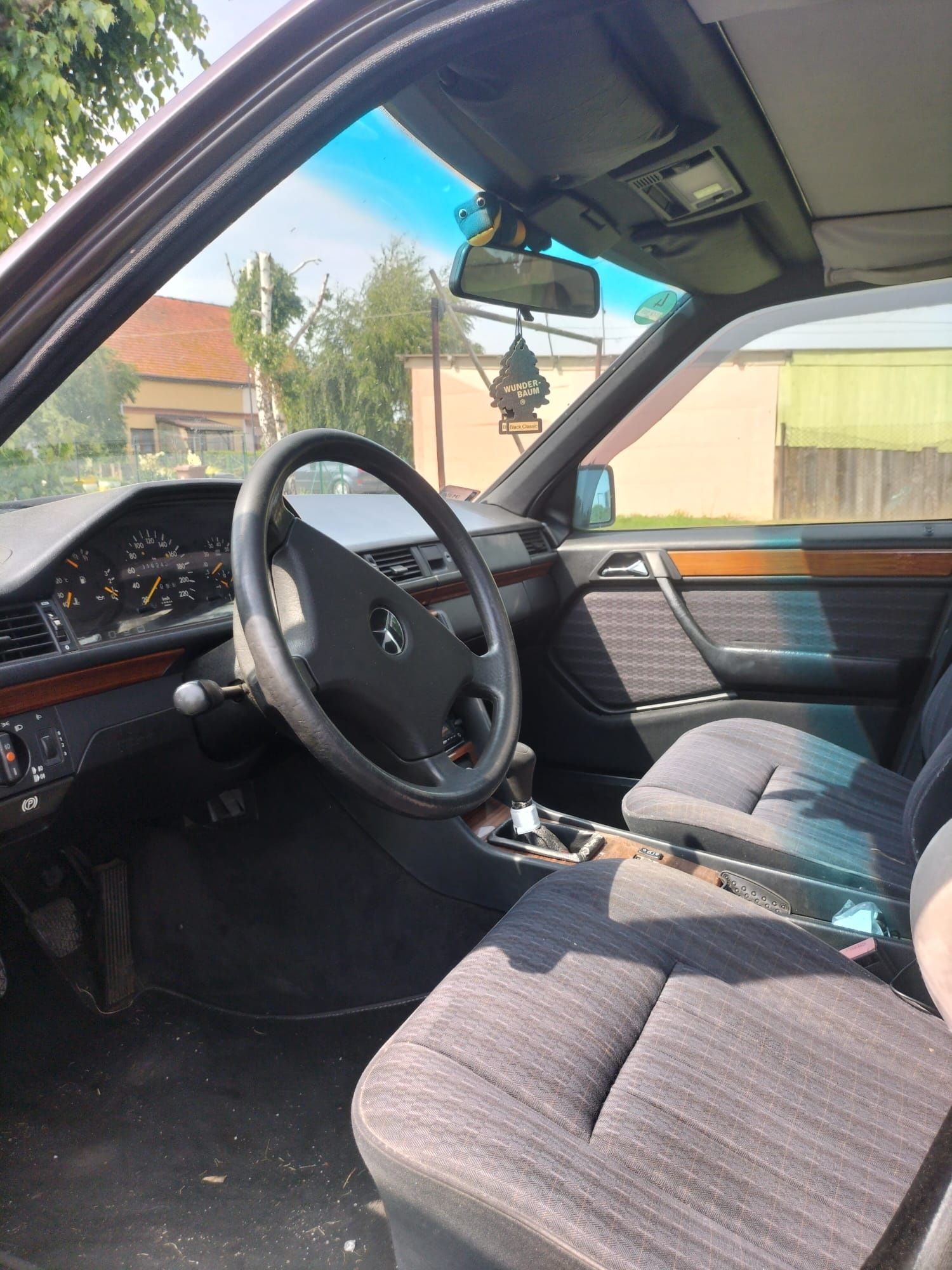 Sprzedam Mercedes E 200