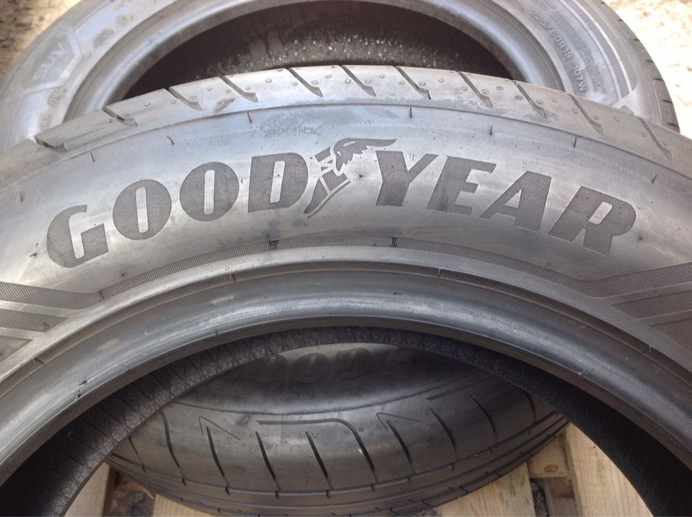 235 / 60 / R 18 107W Goodyear Eagle F1 asymemetric3