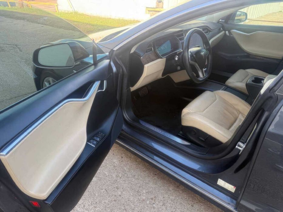 Tesla Model S 75      2017