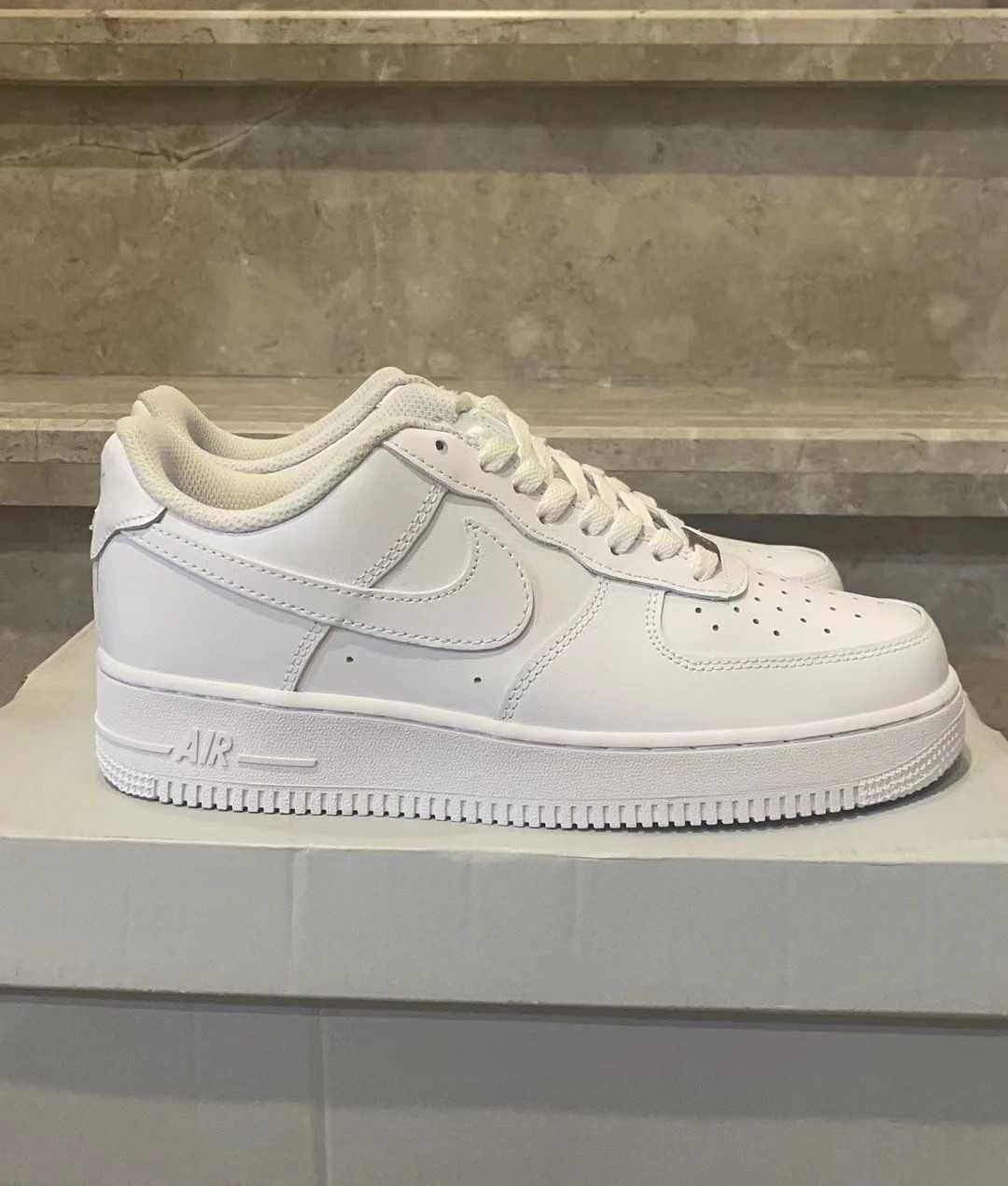 Nike Air Force 1 Low '07 White R.38