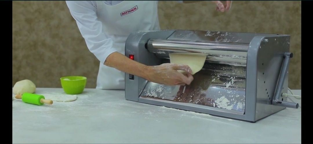 Wałkownica elektryczna walcarka do ciast nowa- pierogi makarony pizza