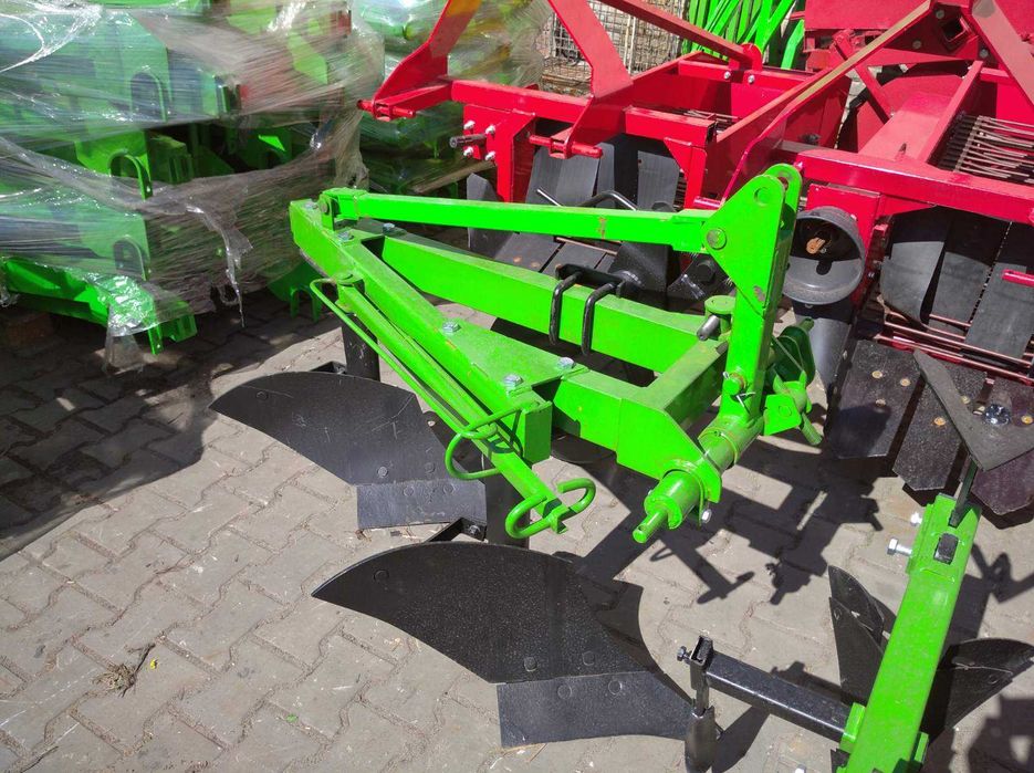 Плуг Bomet Польща