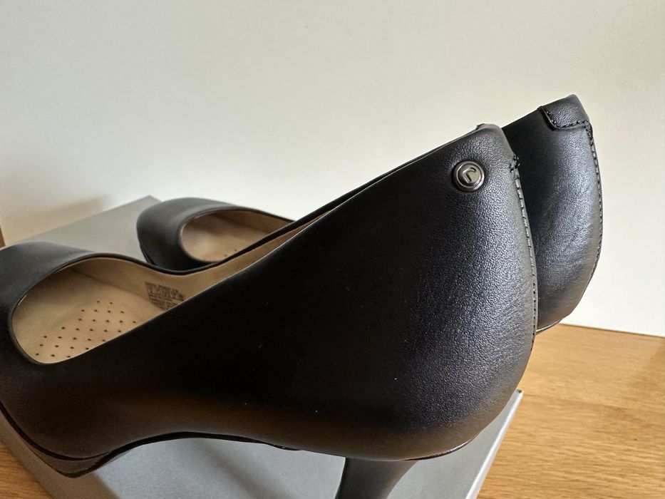 Sapatos de salto alto em pele da rockport