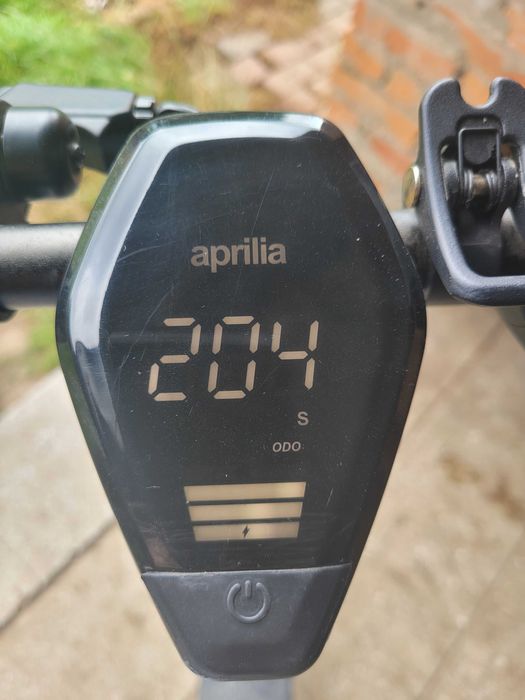 hulajnoga Aprilia E-SRZ