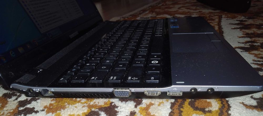 Samsung 300E i3 4x2.4Ghz| 8GB RAM| 750GB HDD |GF 610M 1GB |Bateria 3h