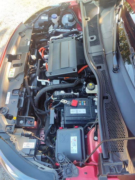 Peugeot E-208 Style (eletrico)