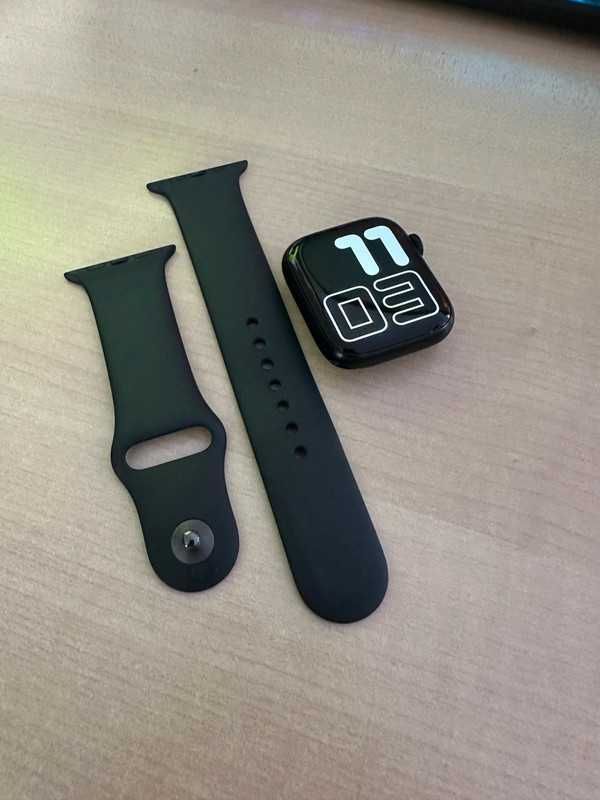 Apple Watch Series 9 – 45mm Midnight (GPS)