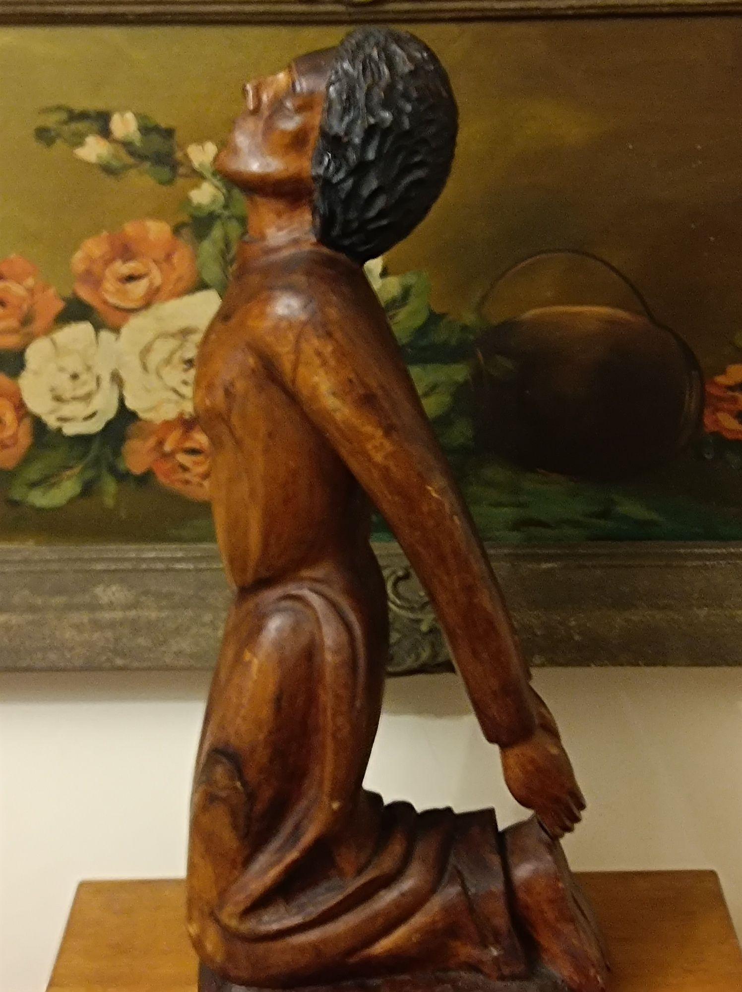 Rzeźba .Drewno .Figura klęczącego niewolnika. Emma RAPHAËL 1877 -1962