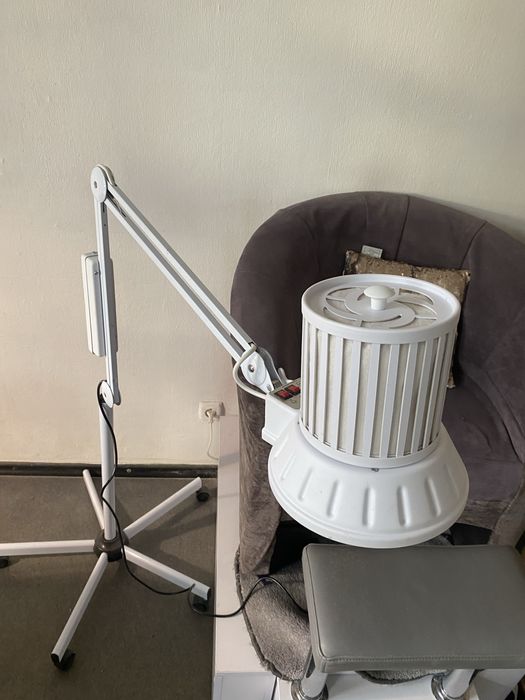 Вытяжка педикюрная на штативе